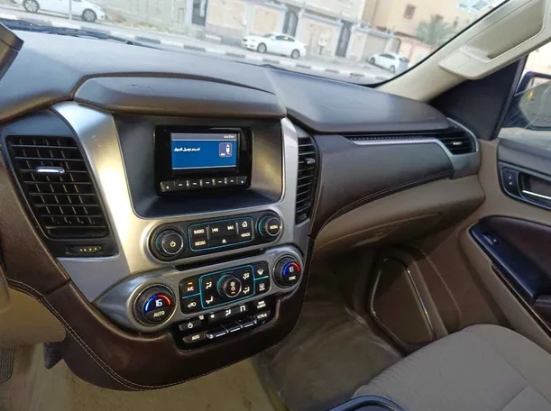 Car image 25