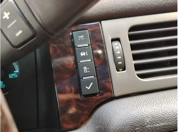 Car image 28