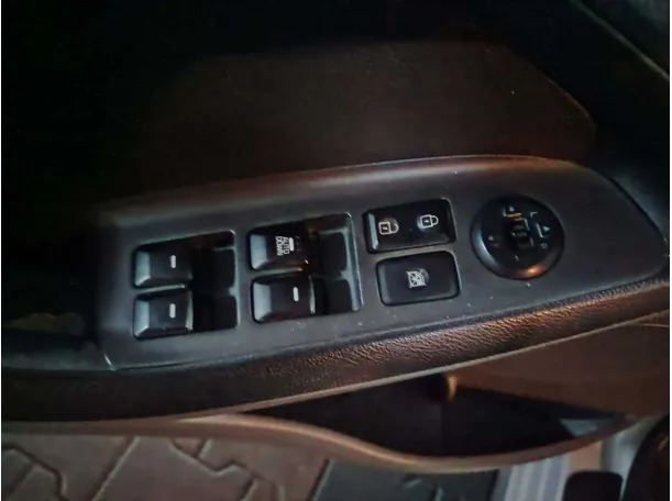 Car image 36