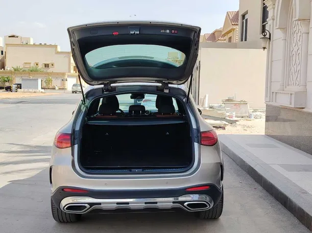 Car image 24