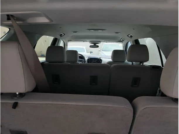 Car image 30