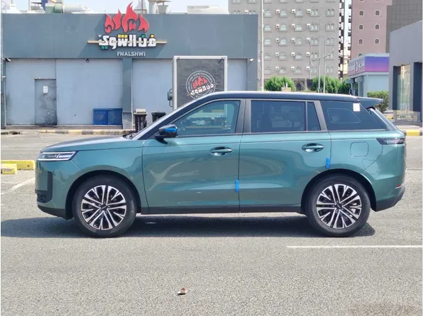 Car image 8