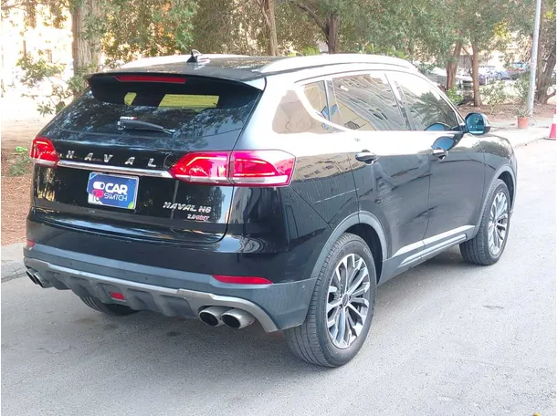 Car image 5