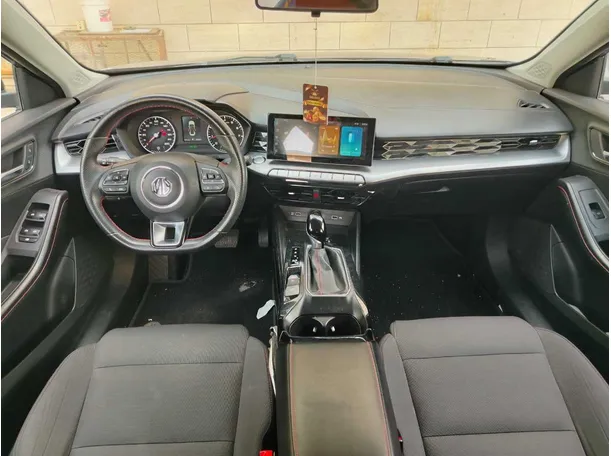 Car image 21