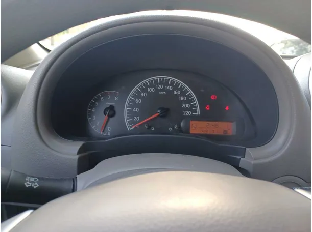 Car image 17