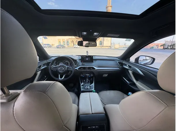 Car image 14