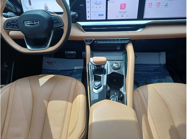 Car image 15