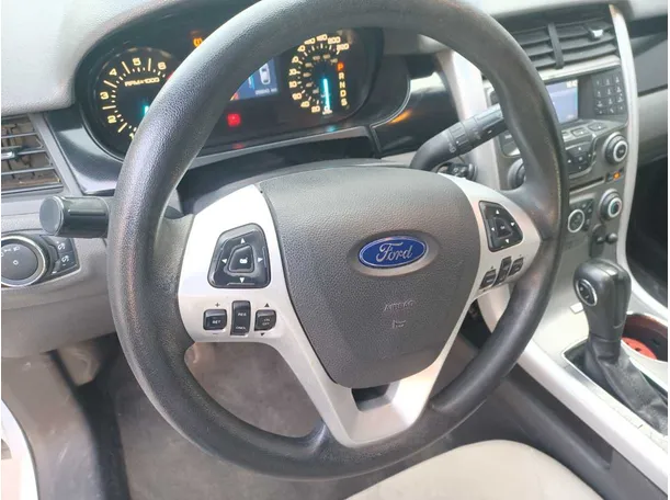 Car image 17