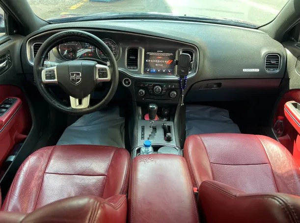 Car image 14
