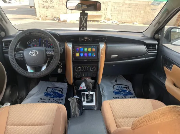 Car image 17
