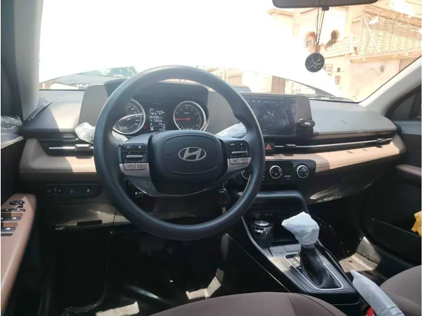 Car image 27