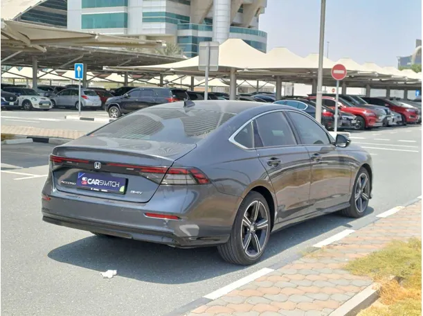 Car image 5