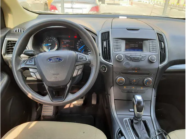 Car image 17