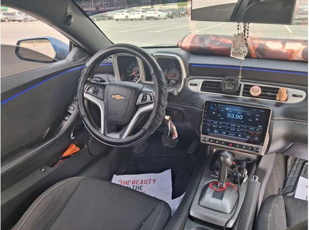 Car image 16