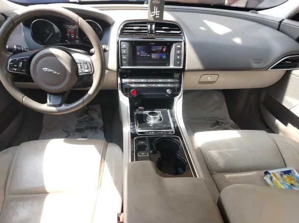 Car image 21