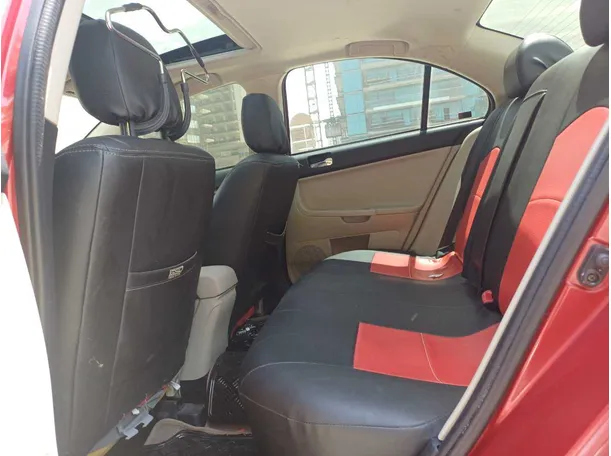 Car image 13