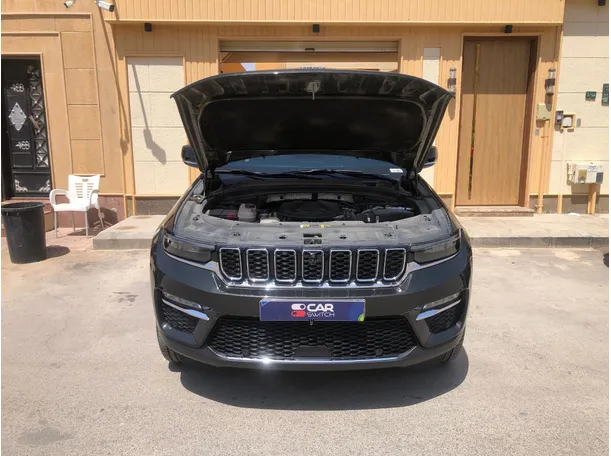 Car image 26