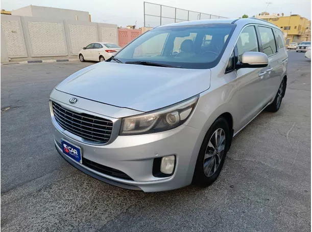 2017 Kia Carnival in KSA