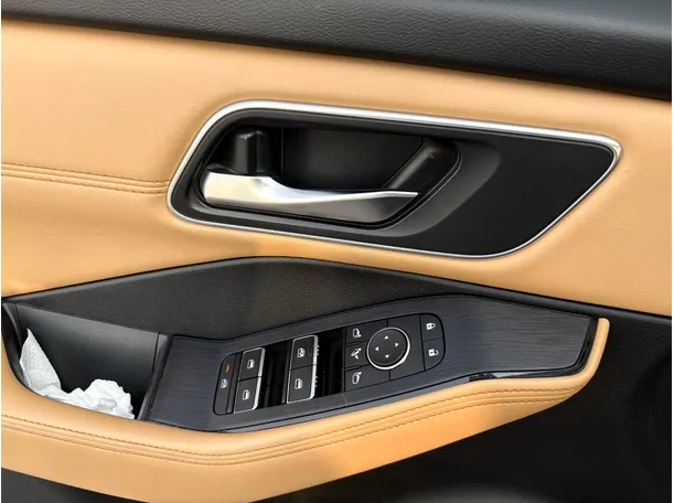 Car image 27