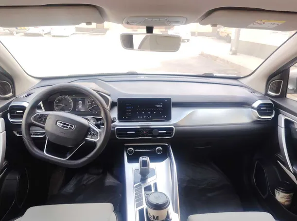 Car image 15