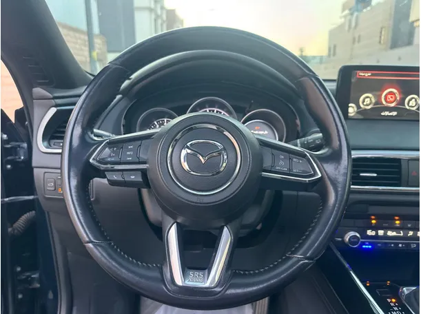 Car image 17