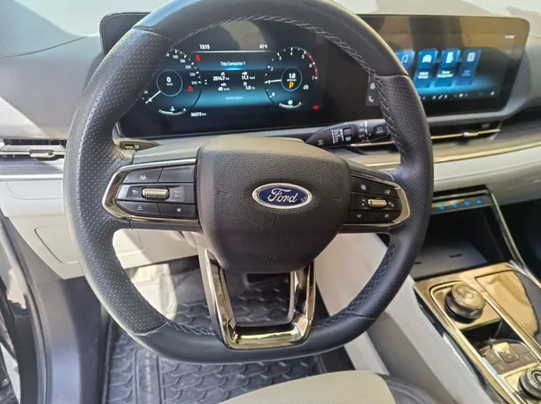 Car image 24
