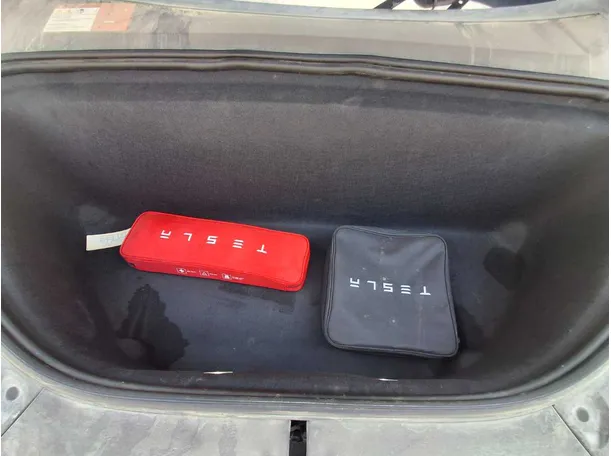 Car image 28