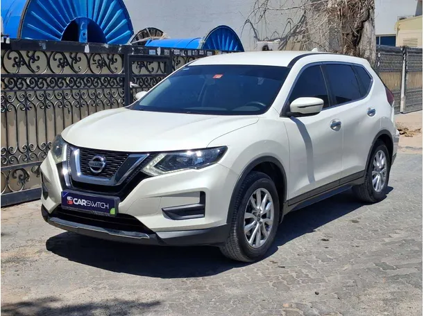 2021 نيسان اكس تريل في دبي