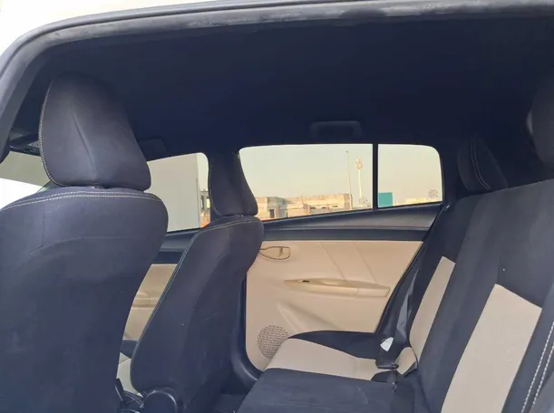 Car image 13
