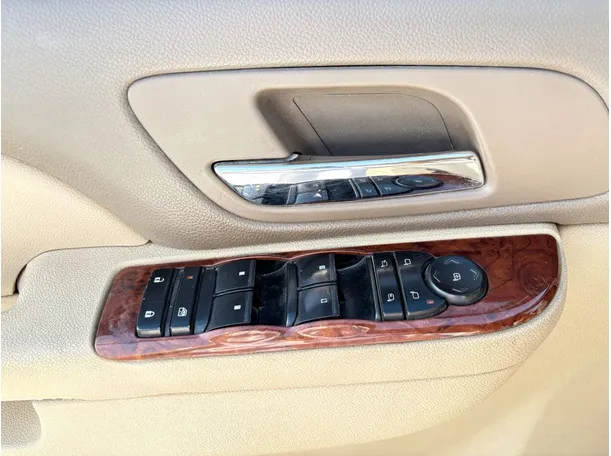 Car image 26