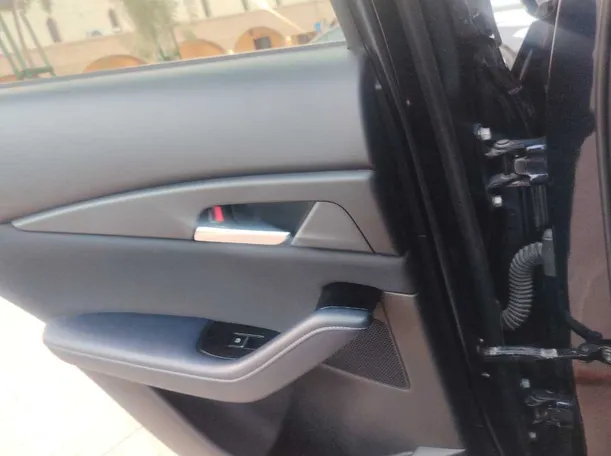 Car image 28