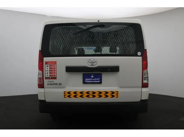 Car image 12