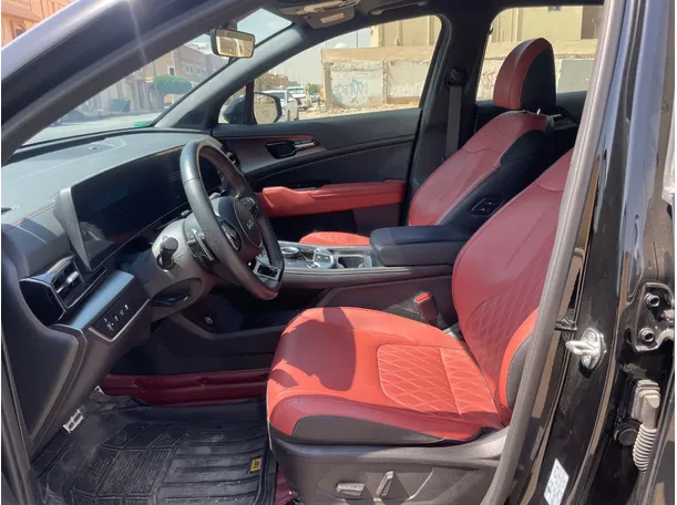 Car image 13
