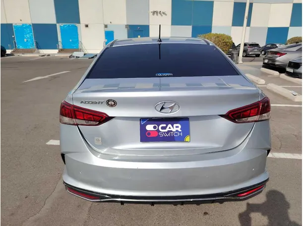 Car image 6