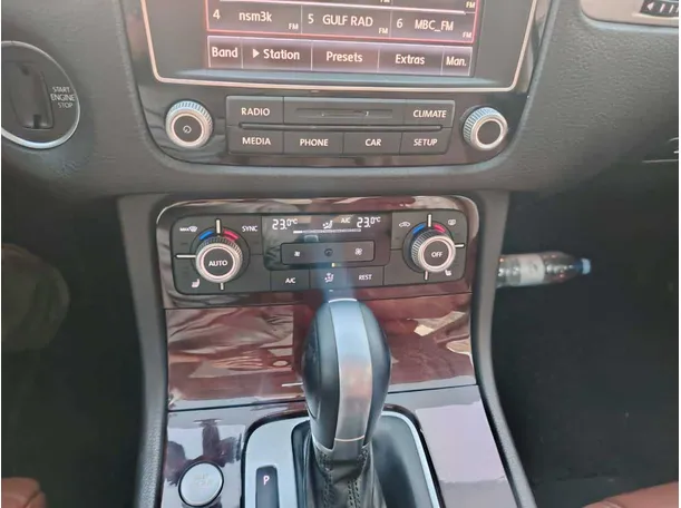 Car image 24