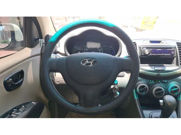 Car image 18