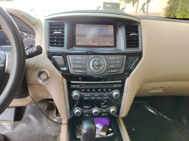 Car image 25
