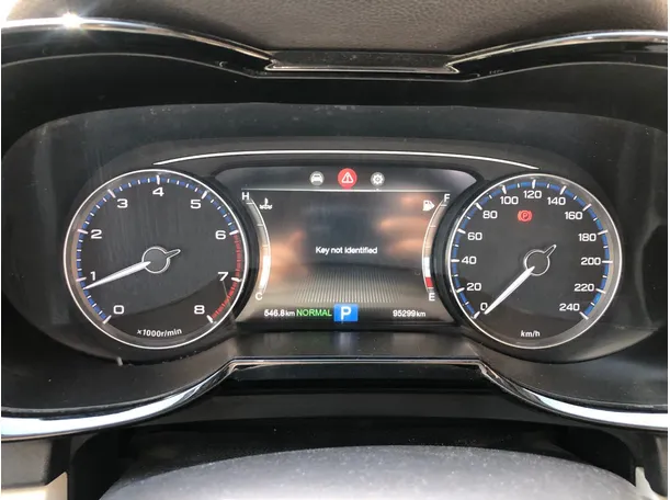 Car image 18