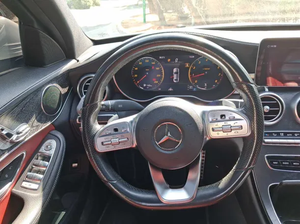 Car image 16