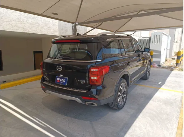 Car image 5