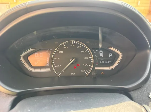 Car image 18