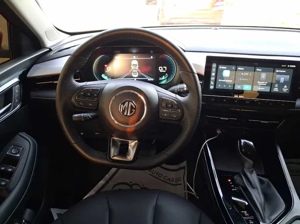 Car image 14