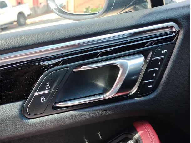 Car image 31