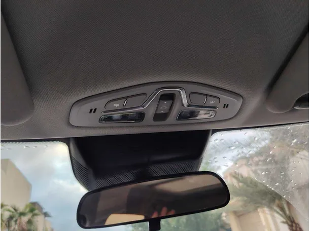 Car image 30