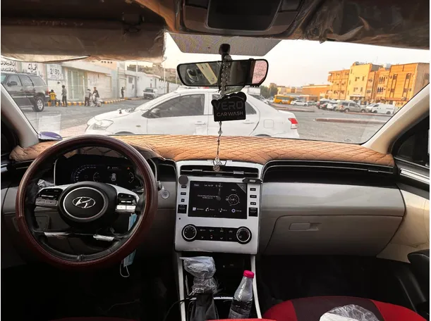 Car image 16