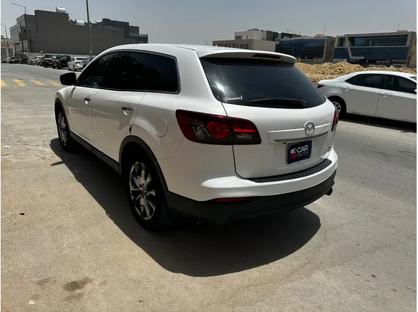 Car image 7
