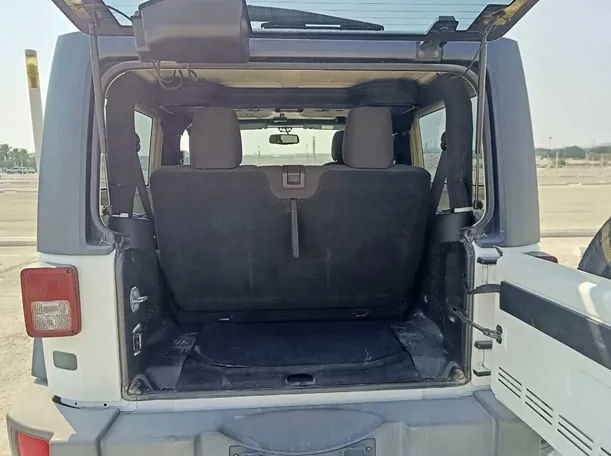 Car image 27