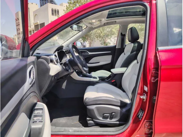 Car image 11