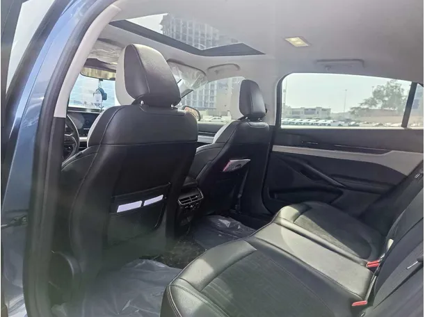 Car image 20