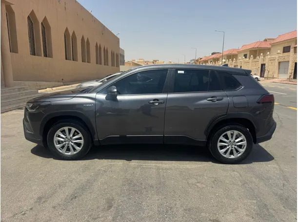 Car image 8